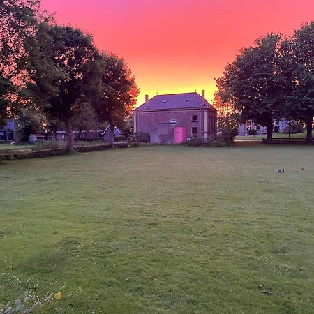 Apartmán Hus Fan Eartiids Huns Exteriér fotografie