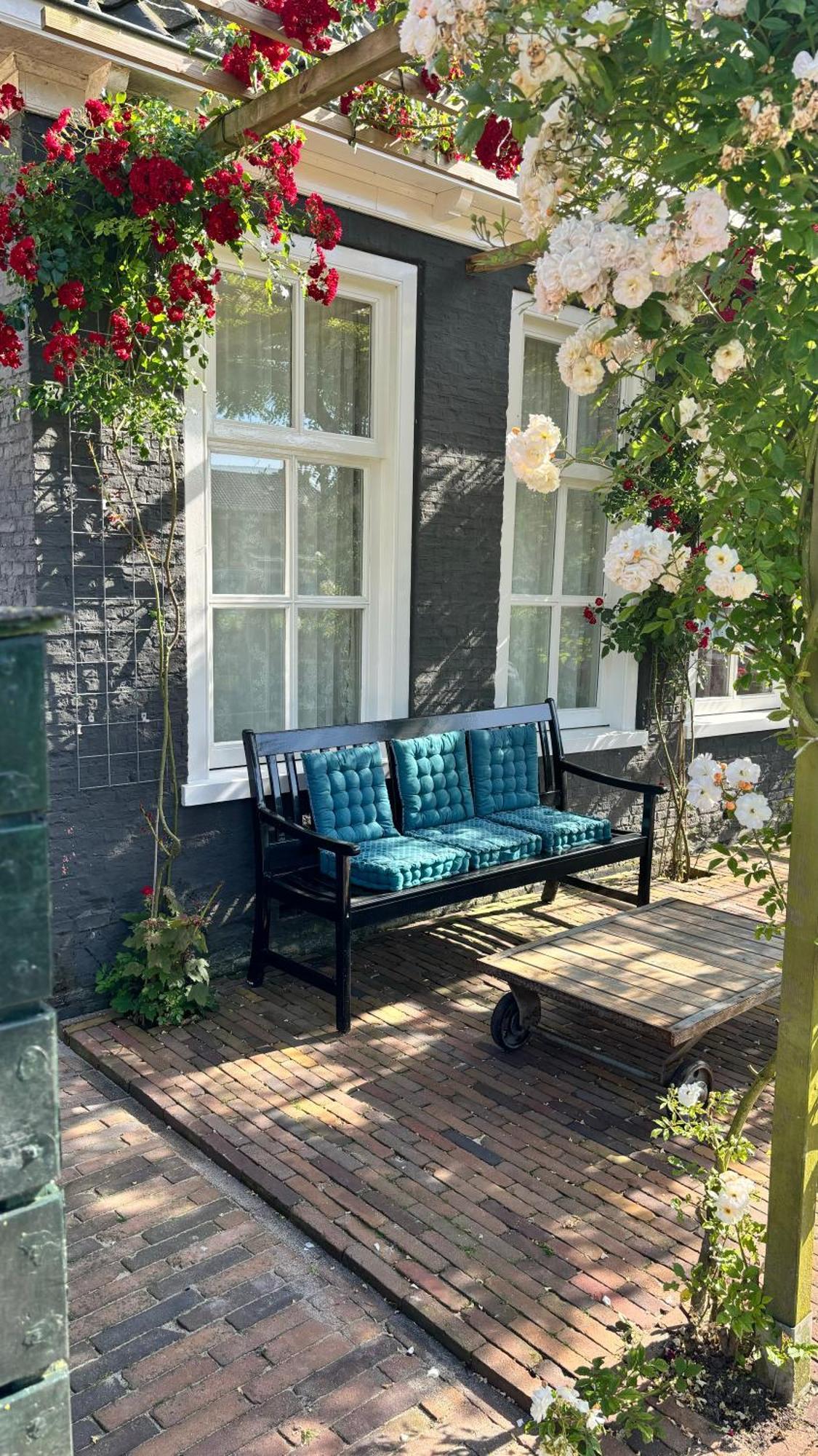 Apartmán Hus Fan Eartiids Huns Exteriér fotografie